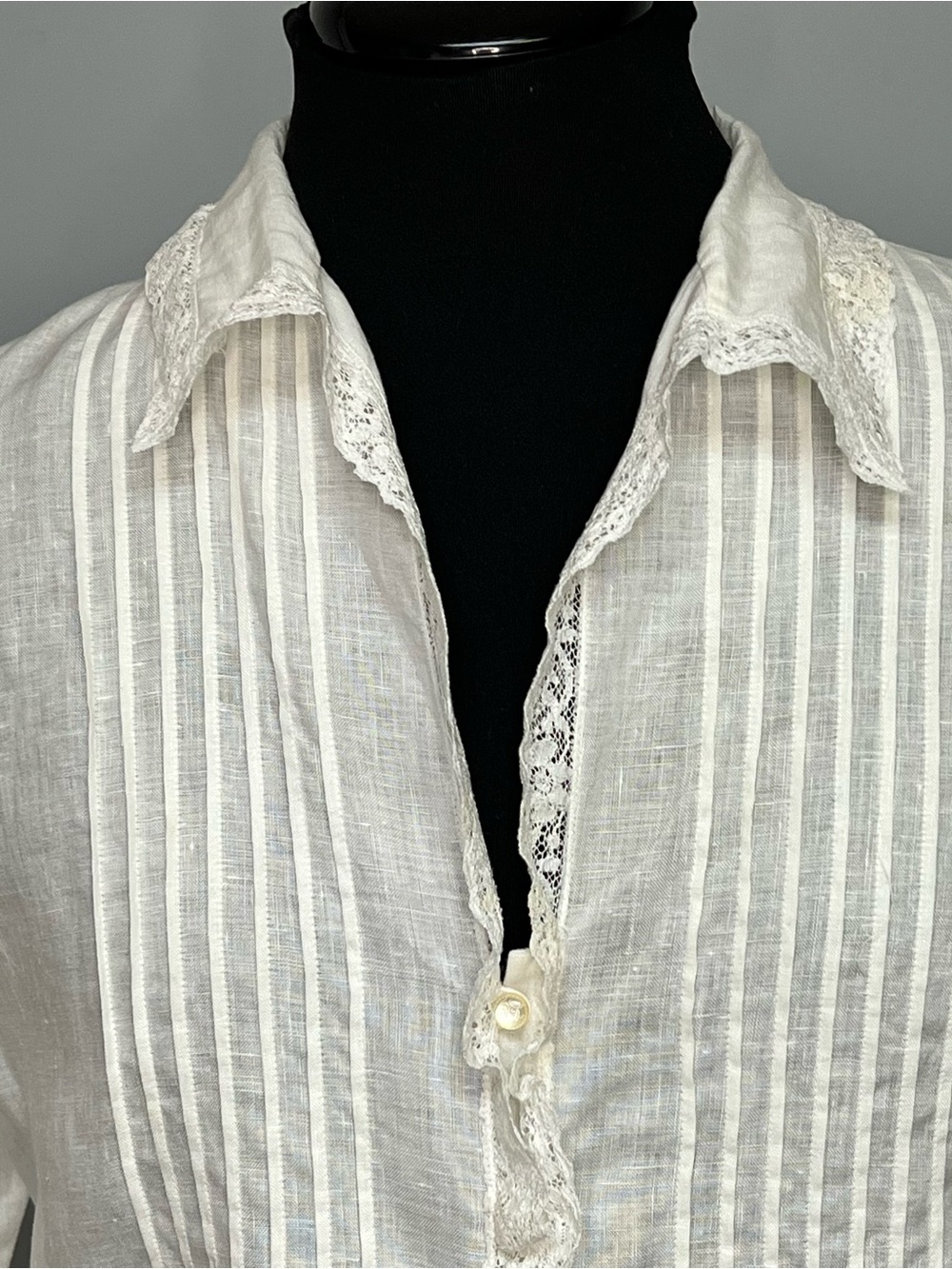 Lauren Ralph Lauren Linen Vintage Blouse Lace Pintuck Victorian Romantic Sz 8 - Picture 3 of 11